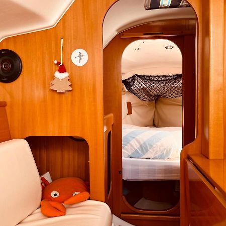 Surfbird Cozy Sailboat Escape Lisboa Exterior foto